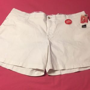 Lee comfort fit walking shorts Size 24W